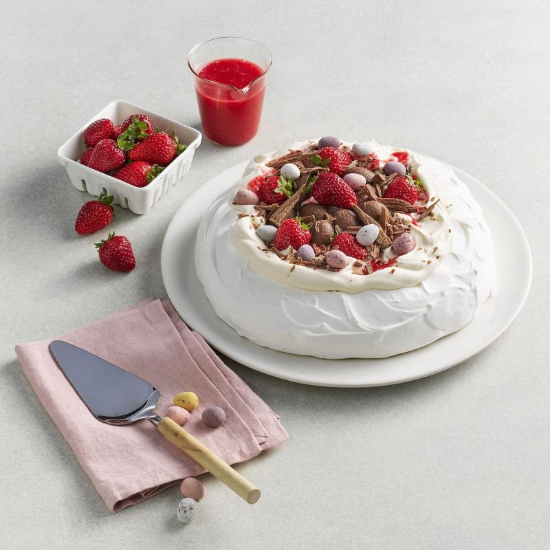 Cadbury Strawberry Chocolate Mini Easter Eggs Pack 118g