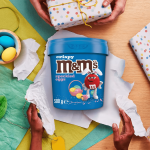 M&M's Crispy Chocolate Speckled Easter Egg Bucket 500g